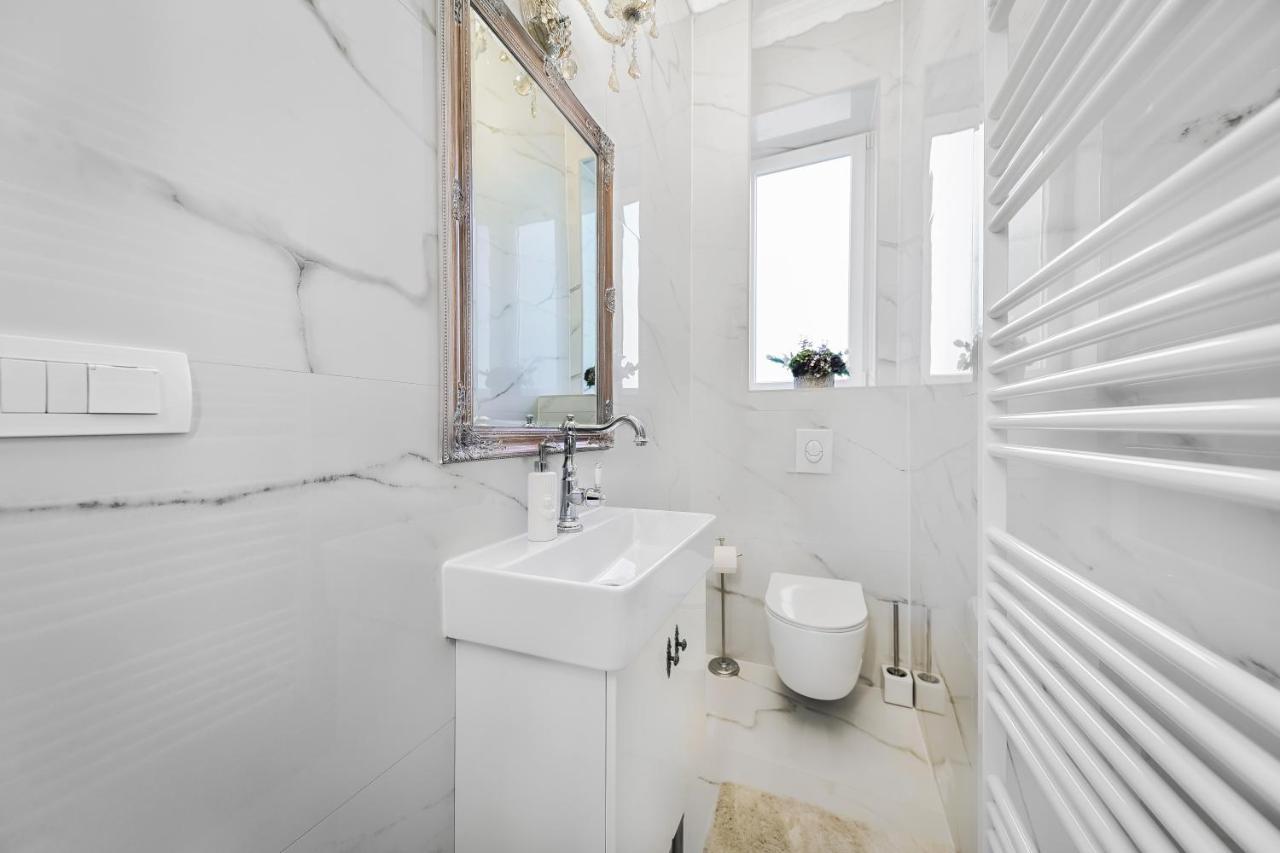 זאגרב Luxury Class Apartment - 1St Floor, Large Apartment, Downtown, Newly Renovated, Fast Wifi, 4X Air Conditioning מראה חיצוני תמונה
