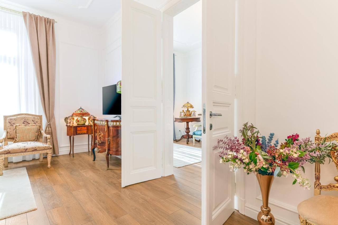 זאגרב Luxury Class Apartment - 1St Floor, Large Apartment, Downtown, Newly Renovated, Fast Wifi, 4X Air Conditioning מראה חיצוני תמונה